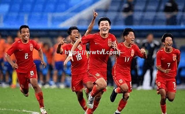 中国足球联赛上演精彩对决，胜负悬殊